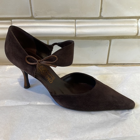 EUC SALVATORE FERRAGAMO Brigida Brown Suede Leather Stiletto Bow Pump 9.5 Italy - Picture 3 of 13